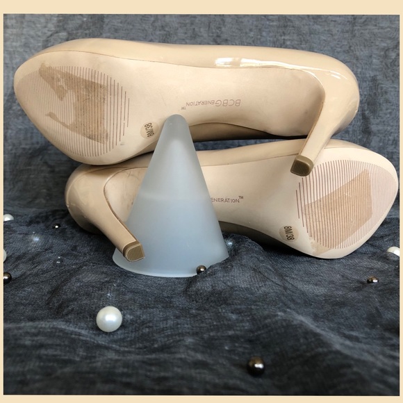 NEW, NEVER WORN, Cream Colored WOMENS 8M BCBGeneration PLATFORM STILETTOS - Picture 4 of 7